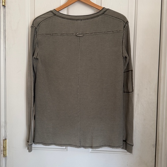 We The Free People Bridget Bridge Park Army Green Patch Waffle Henley Top sz XS - Picture 3 of 6